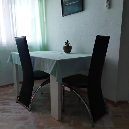 Apartman Ely Апартаменты