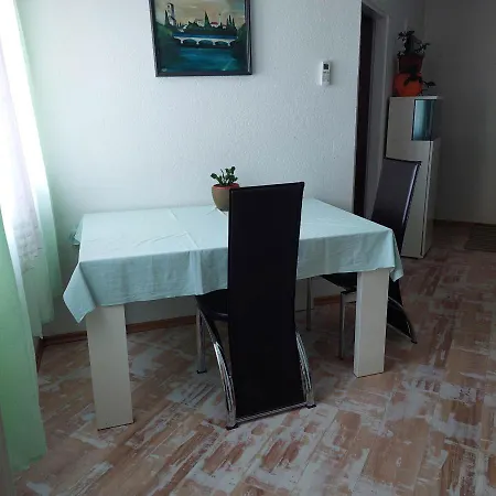 Apartman Ely Апартаменты